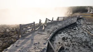Yellowstone's Scone closed