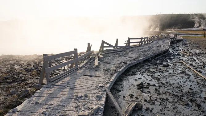 Yellowstone's Scone closed